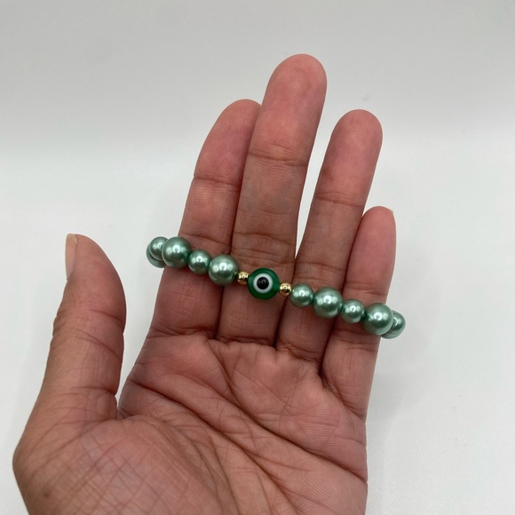 Evil Eye Trendy Stretch Handmade Stretch Bead Bracelet - Picture 3 of 4